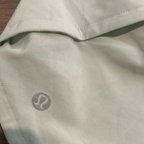 Lululemon Speed Up Short Long, Size 8 - Picture 9 of 10